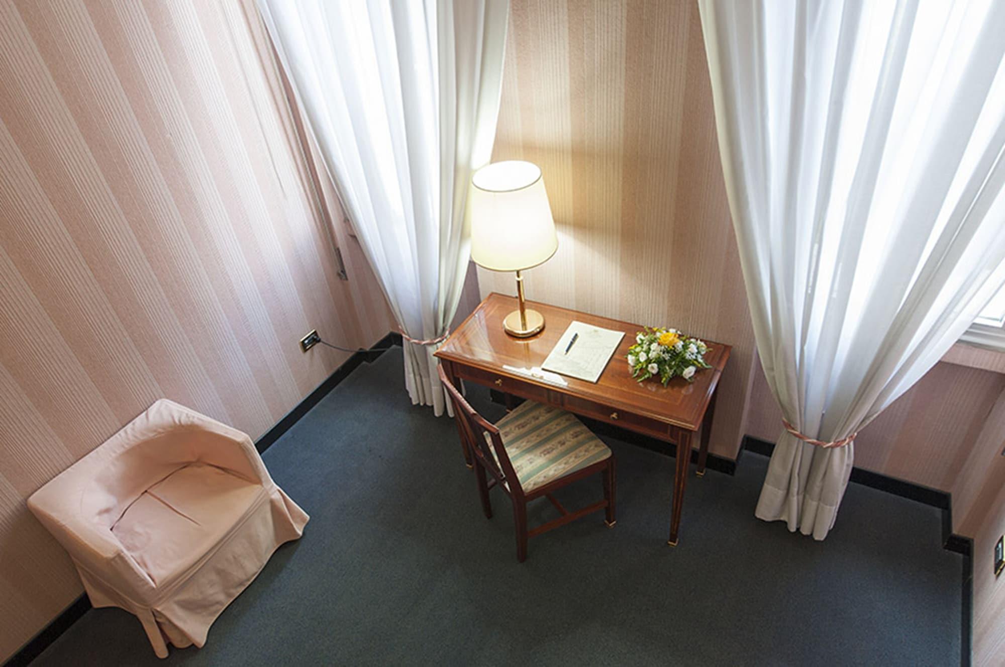Hotel Esplanade Pescara Bagian luar foto