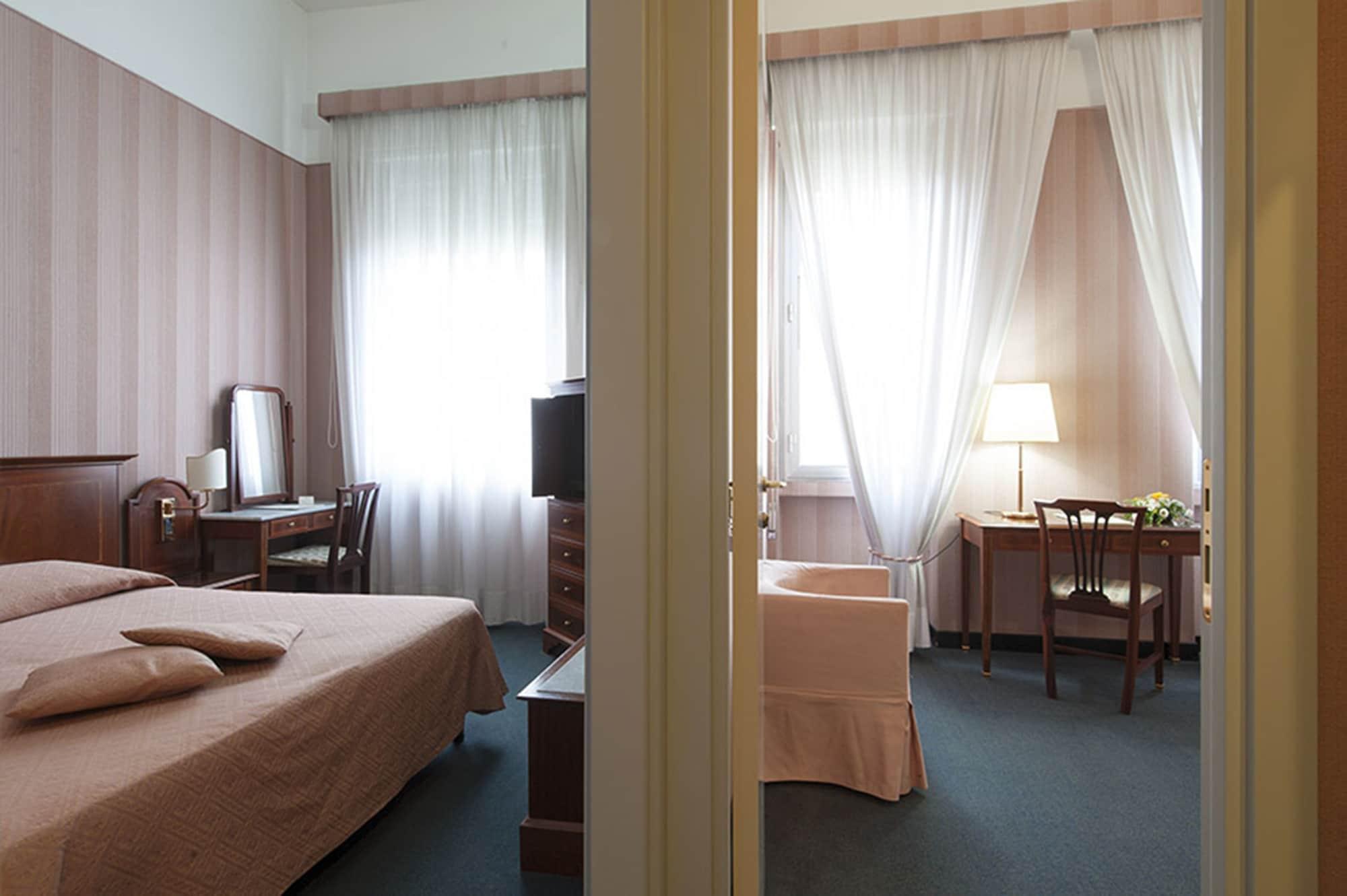 Hotel Esplanade Pescara Bagian luar foto