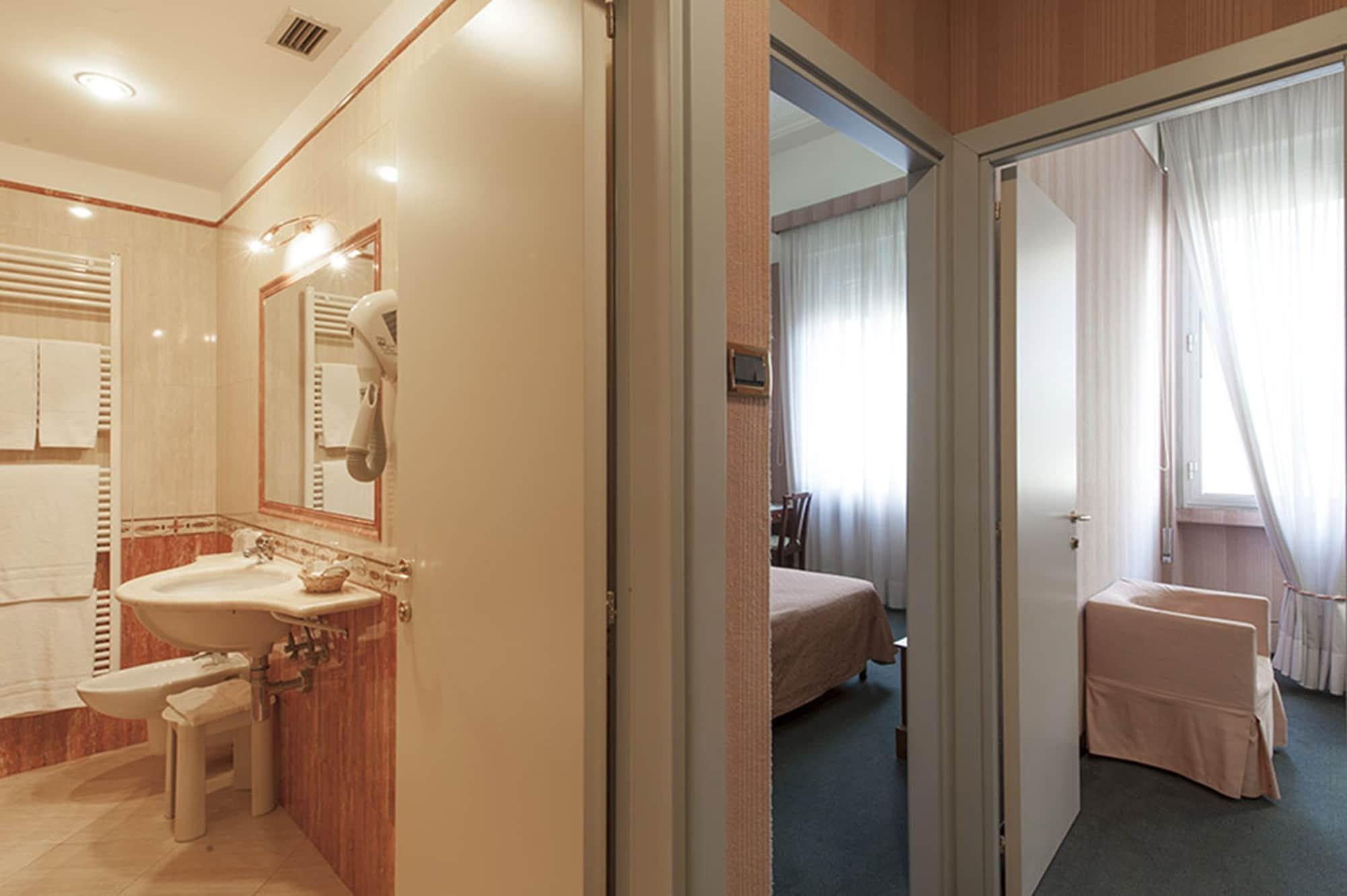 Hotel Esplanade Pescara Bagian luar foto