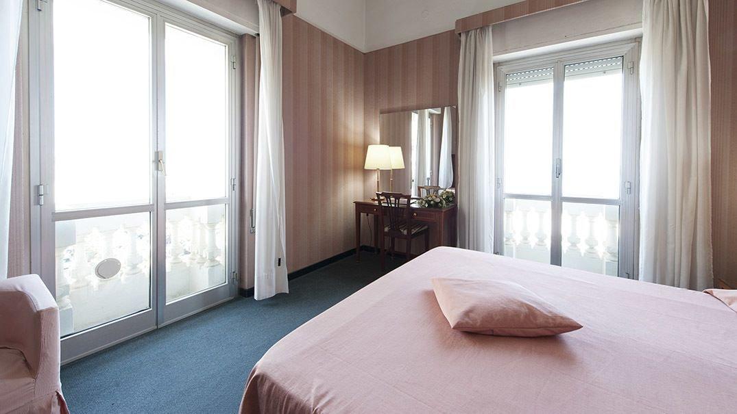 Hotel Esplanade Pescara Bagian luar foto