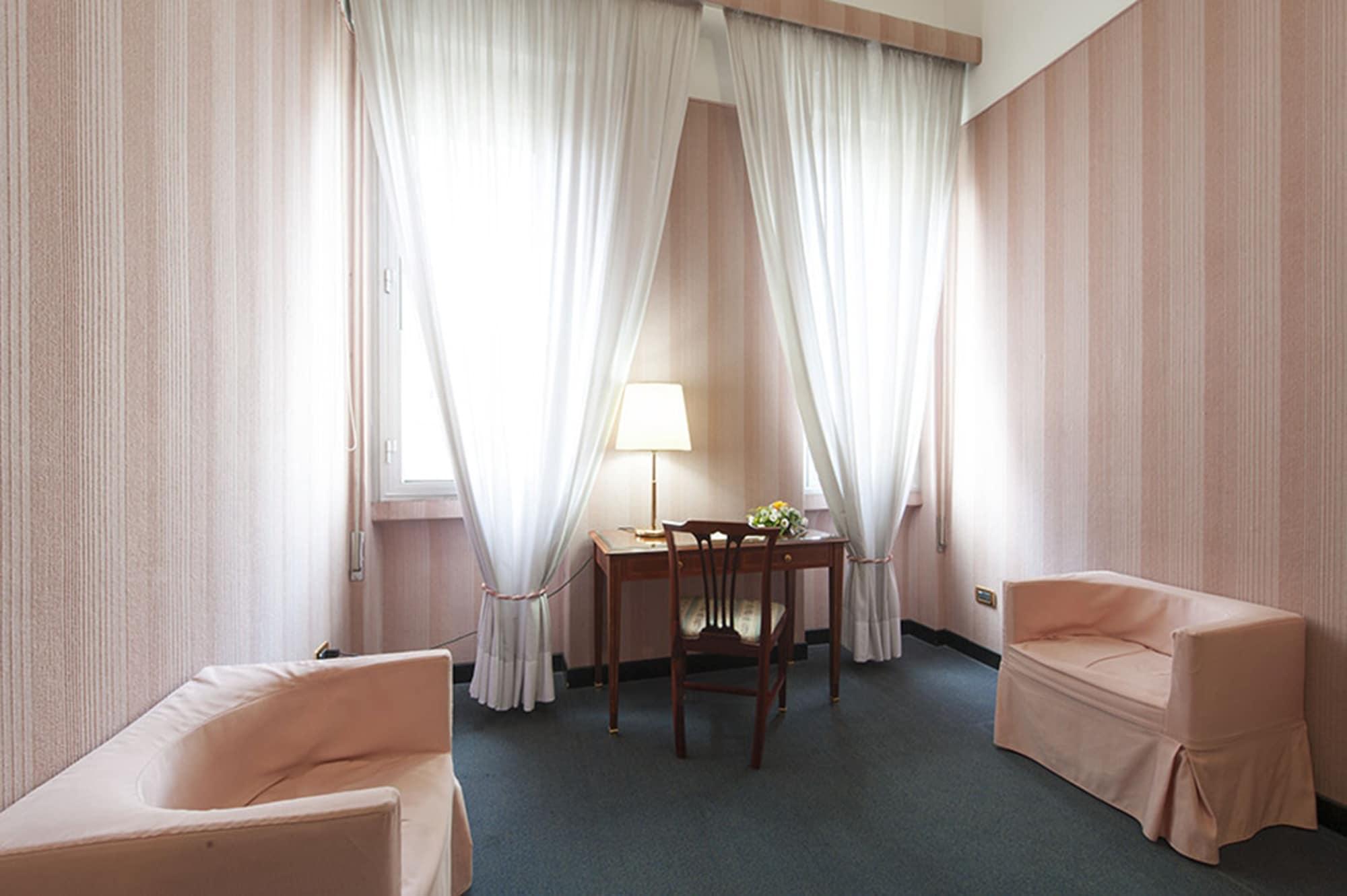 Hotel Esplanade Pescara Bagian luar foto
