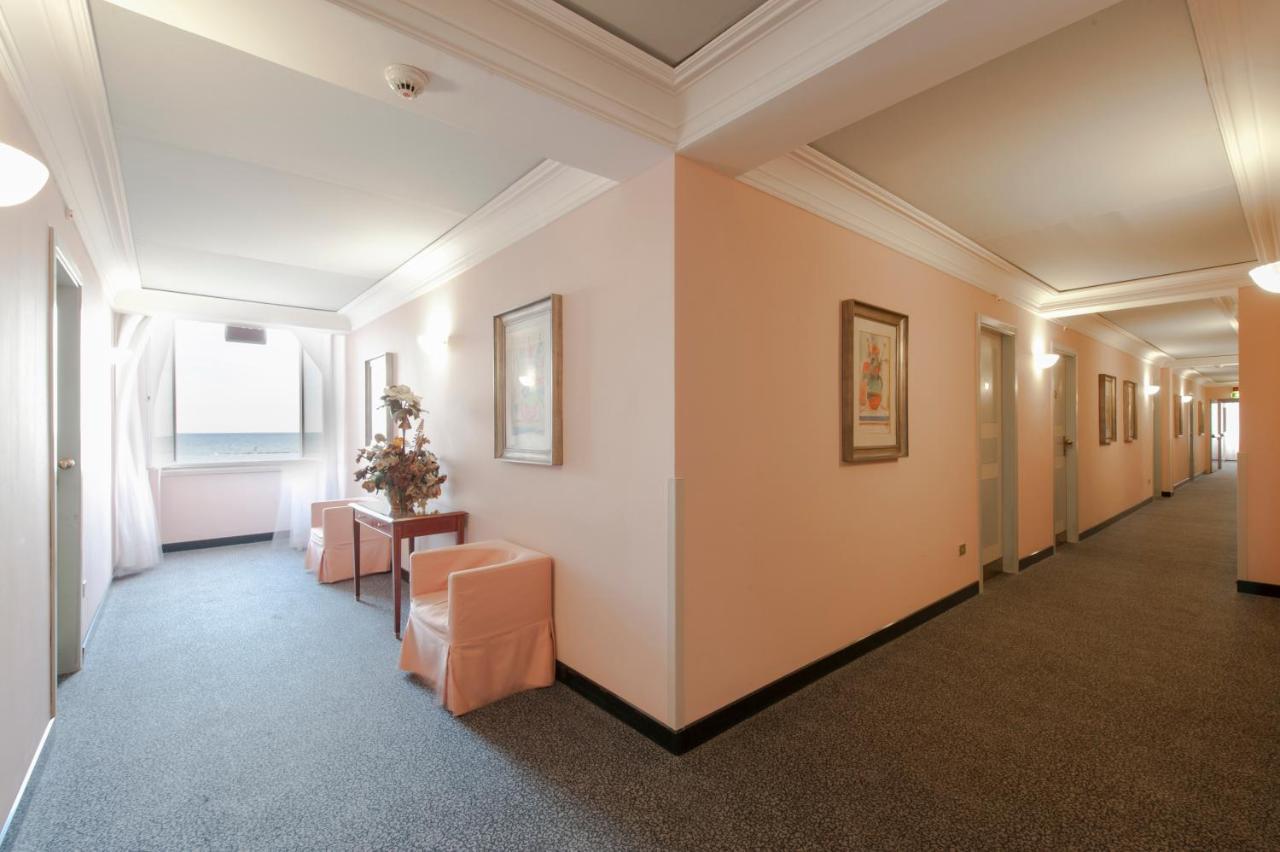 Hotel Esplanade Pescara Bagian luar foto