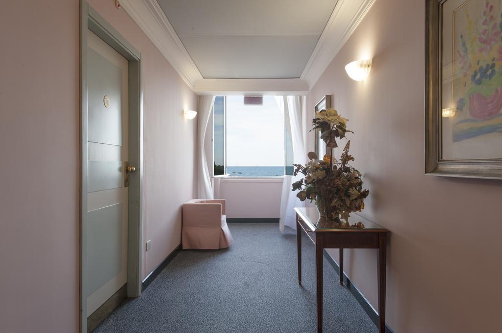 Hotel Esplanade Pescara Bagian luar foto