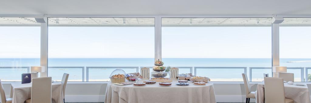Hotel Esplanade Pescara Bagian luar foto