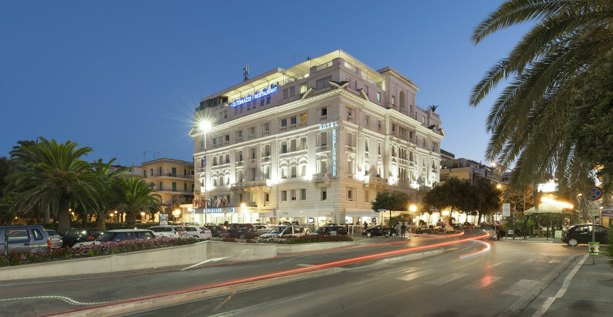 Hotel Esplanade Pescara Bagian luar foto